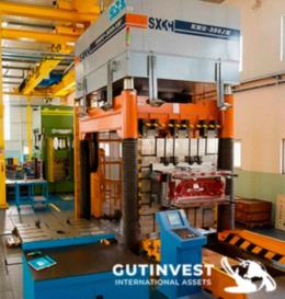 5  -  Hydraulic press for moldS, die, and matrix adjustments