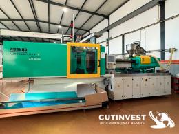 1  -  Electric Plastic Injection Molding Machine - 200Tn