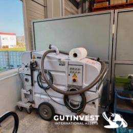 6  -  Industrial oil vacuum cleaner