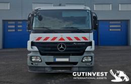 1  -  Sewer cleaning truck