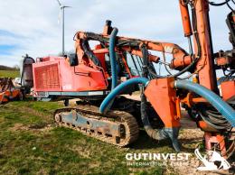 2  -  Hydraulic Tracked Drilling machine