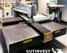 1  -  Máquina de corte láser para plantillas SMD con mesa de gran