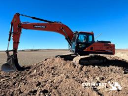1  -  Crawler excavator