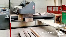 1  -  Centro de fresado-mecanizado CNC