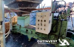 2  -  Bale compactor press for metal