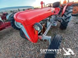 11  -  Agricultural tractor