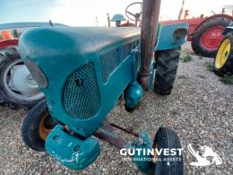 12  -  Agricultural tractor