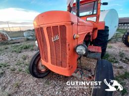 15  -  Agricultural tractor