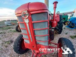 16  -  Agricultural tractor