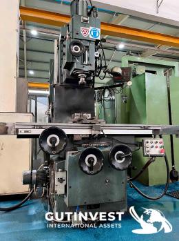 1  -  Milling machine with display