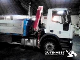 1  -   Open box truck with boom lift