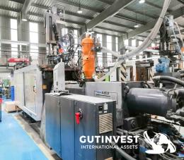 8  -  Plastic Injection molding machine - 400Tn