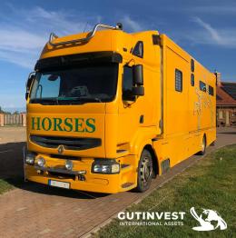 1  -  Horsebox truck