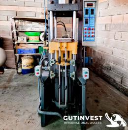 63  -  Vertical Injection machine