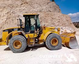 1  -  Wheel loader