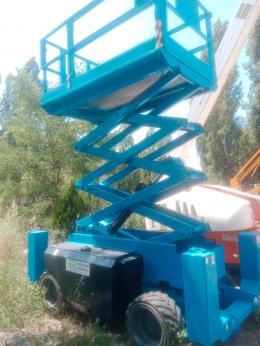 5  -  Diesel scissor lift