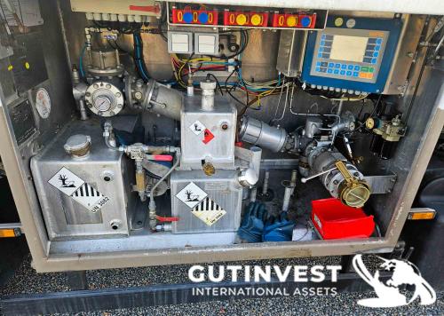 Camión cisterna ADR para el transporte de gasolina