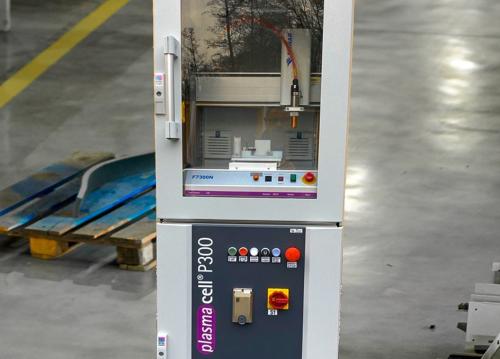 Plasma cleaning machine
