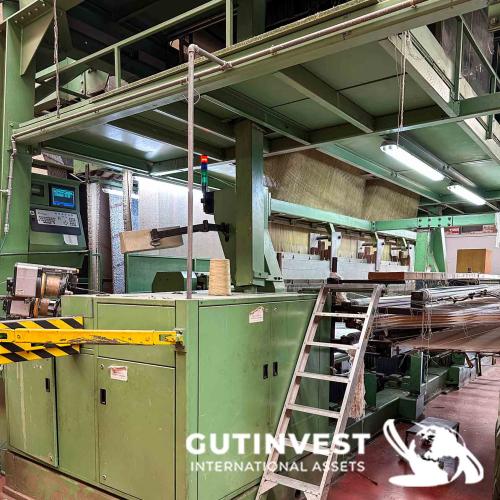Carpet weaving machine