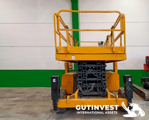 Articulated scissor lift