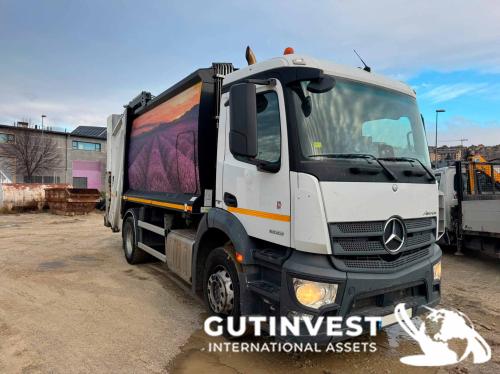 Waste Collection Vehicle - Rear Loader