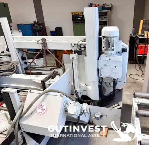 Automatic horizontal band saw