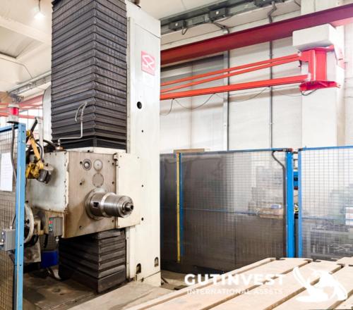 Fixed-bed boring machine with rotary table