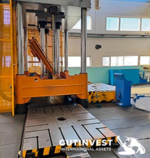 Hydraulic press for moldS, die, and matrix adjustments
