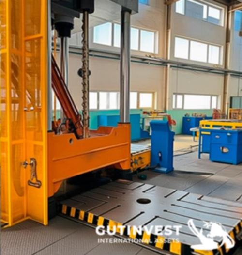 Hydraulic press for moldS, die, and matrix adjustments
