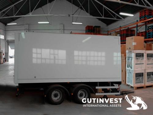 Enclosed box trailer - 2 axles