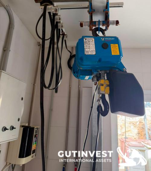 Cooking kettle with Hoist