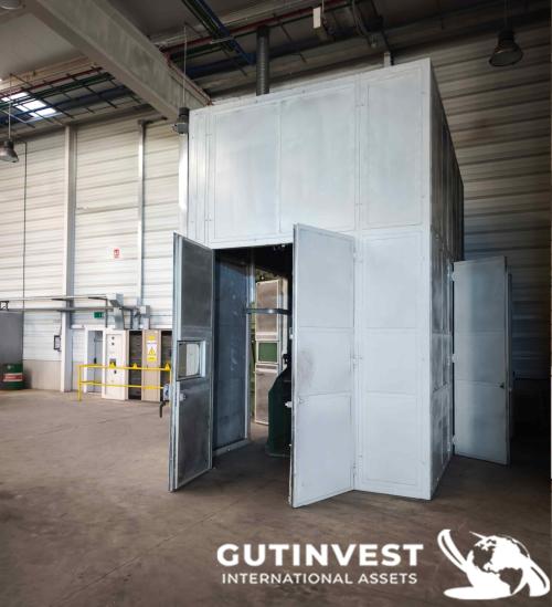 Shot blasting cabinet with extraction