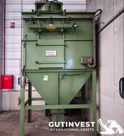 Shot blasting cabinet with extraction