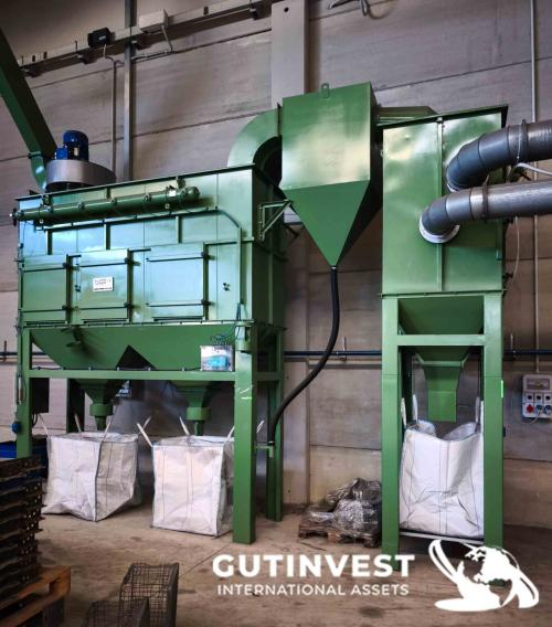 Sanding machine with dust extraction