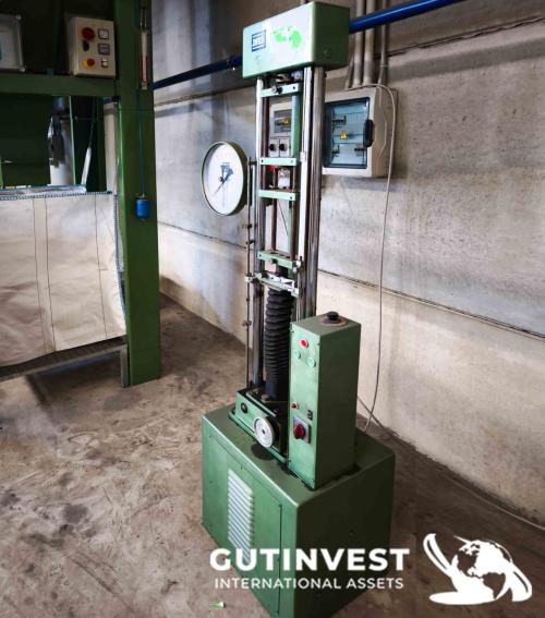 Universal testing machine - laboratory