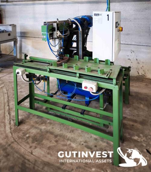 Insole bending machine