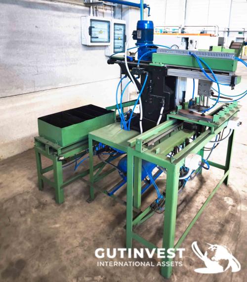 Insole bending machine
