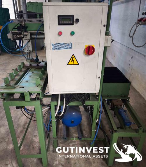 Insole bending machine