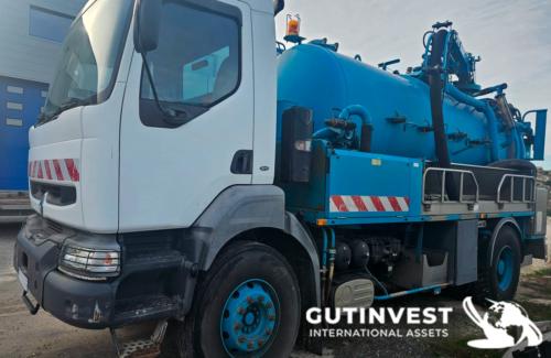 Sewer cleaning truck