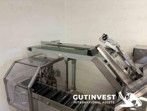 Cartoning machine for cosmetic and pharmaceutical products