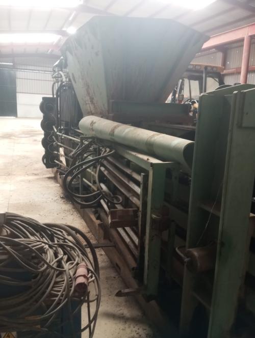 Compactor bale press (cardboard, plastic, etc.)