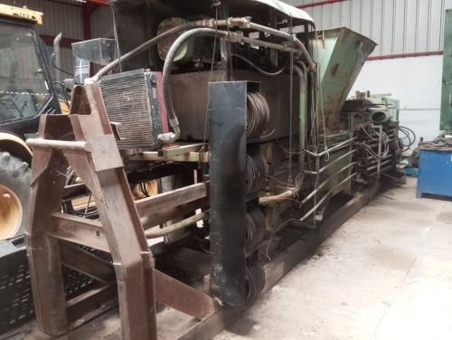Compactor bale press (cardboard, plastic, etc.)