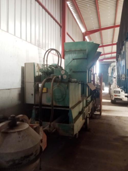 Compactor bale press (cardboard, plastic, etc.)