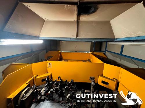 Two-robot arc welding cell unit