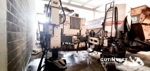 Slipform paver machine