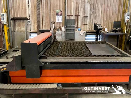 Plasma cutting machine