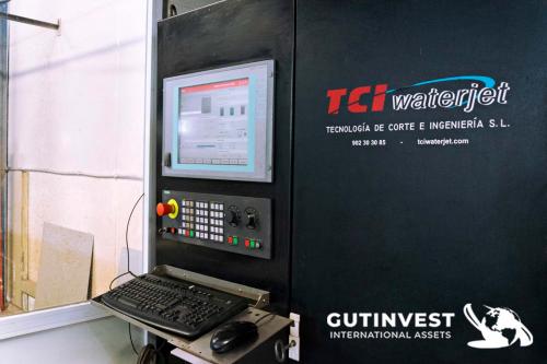 Waterjet cutting machine