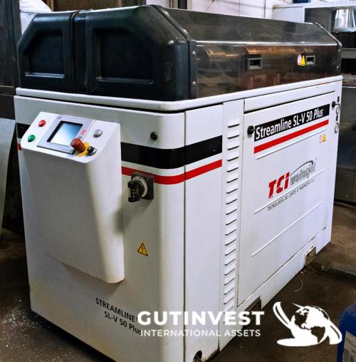 Waterjet cutting machine