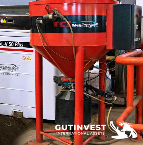 Waterjet cutting machine