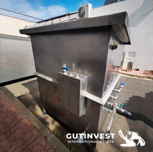 Stainless steel container with combustion chamber - coil
